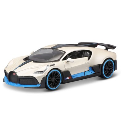 Машинка Maisto Die-Cast Bugatti Divo, открывающиеся двери, 1:24, цвет белый с дизайном