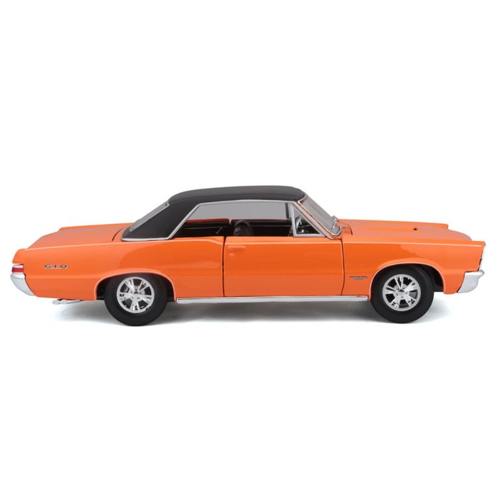 Машинка Maisto Die-Cast 1965 Pontiac GTO, открывающиеся двери, 1:18, цвет оранжевый - фото 1909588400
