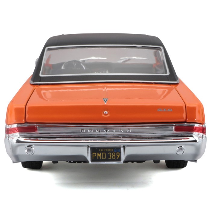 Машинка Maisto Die-Cast 1965 Pontiac GTO, открывающиеся двери, 1:18, цвет оранжевый - фото 1909588401