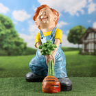 Садовая фигура "Мальчик с морковью" 65х60см - Фото 2