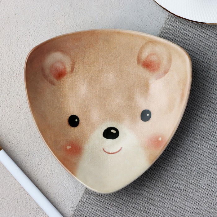 Тарелка керамическая «Мишка», 13.5 х 13.5 см, цвет бежевый - Фото 1