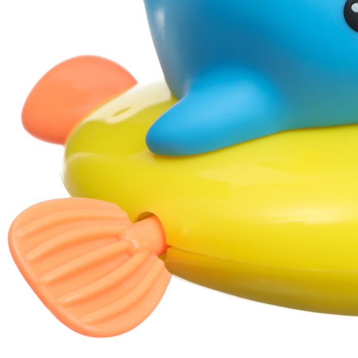 Заводная игрушка для ванны с брызгалкой «Дельфин», Крошка Я