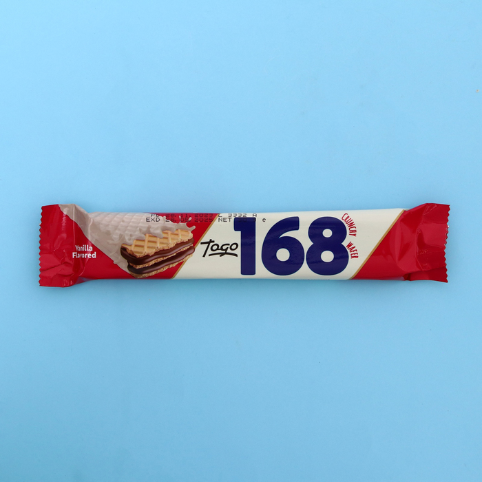 Вафли "168",  в белой шоколадной глазури с орехами, 30 г
