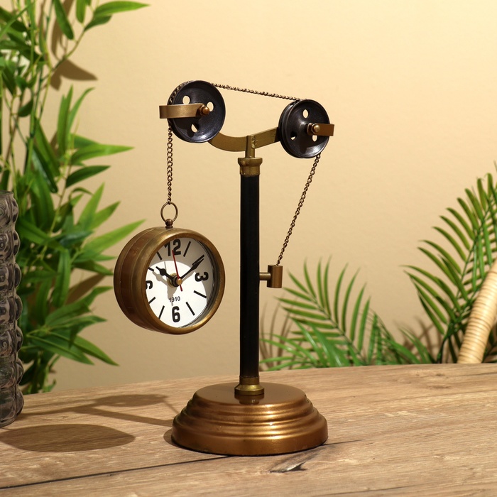 Настольные часы 32х21 см, (диаметр часов 8 см), латунь