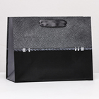 Пакет подарочный "Сумка" чёрно-серый , 23 х 17,8 х 9,8 см - фото 321428379