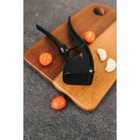 Пресс для чеснока Magistro Alum black, 18.5, с выталкивателем косточек, чёрный - Фото 11