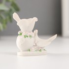 Фигурка полистоун «Два голубя на шаре с цветами», 6.4 см - Фото 3