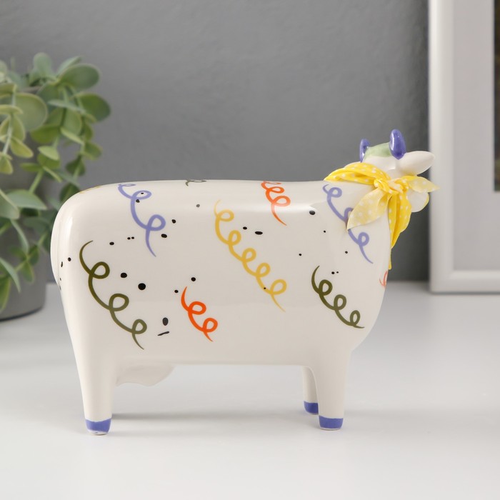 Сувенир керамика "Корова с косынкой" разноцветные спиральки 15,8х5,6х12,3 см