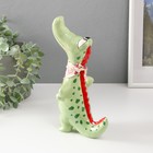 Фигурка керамика «Крокодил с косынкой», зелёный, 14.2×9.5×24.5 см - Фото 2