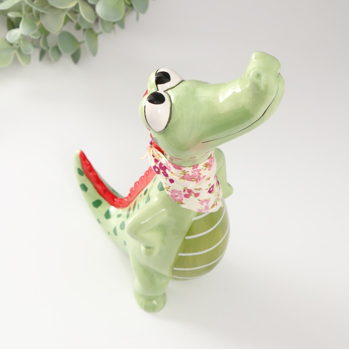 Сувенир керамика "Крокодил с косынкой" зелёный 14,2х9,5х24,5 см