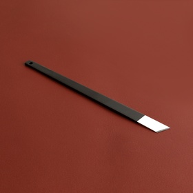 Нож для работы с кожей, скошенное лезвие, 12,5 × 1 см, цвет чёрный