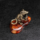 Сувенир "Мышка с куском сыра", латунь, янтарь - Фото 5