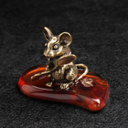 Сувенир "Мышка с ложкой загребушкой", латунь, янтарь - фото 12281072