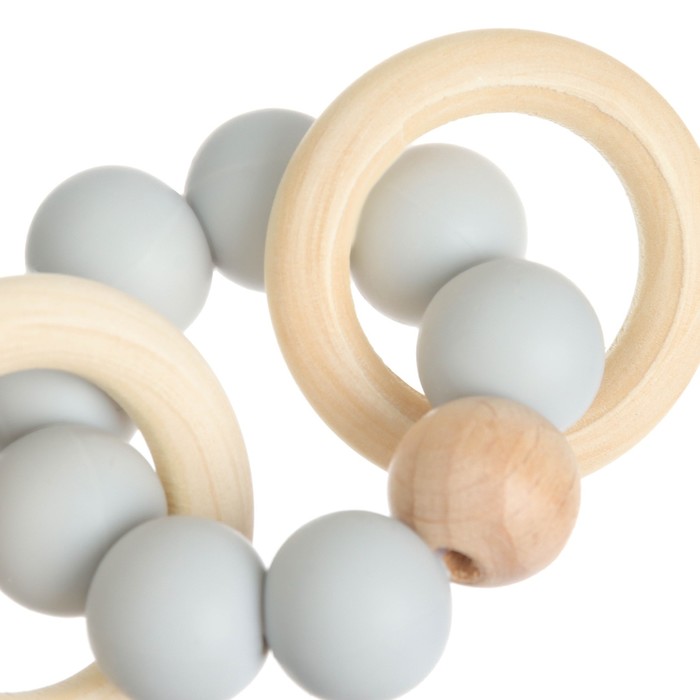 Прорезыватель силиконовый с деревянным кольцом, цвет серый, Mum&Baby