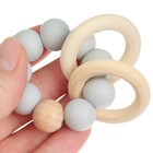 Прорезыватель силиконовый M&B с деревянным кольцом, серый - Фото 3