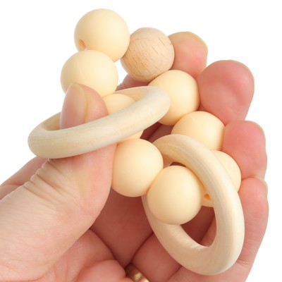 Прорезыватель силиконовый M&B с деревянным кольцом, бежевый