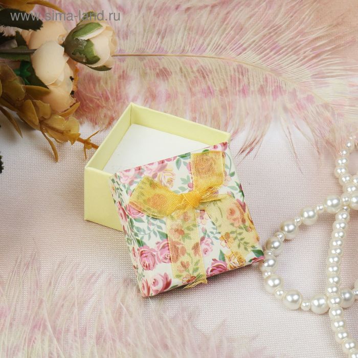 Коробочка подарочная под кольцо «Розочки», 4.5×4.5, бежевая - Фото 1