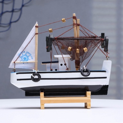 Сувенирная модель корабля «Рыбацкое судно», 16×16см