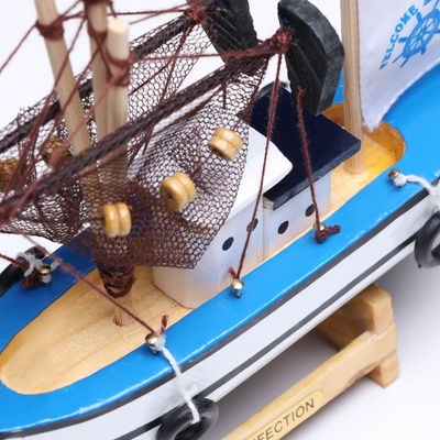Сувенирная модель корабля «Рыбацкое судно», 16×16см