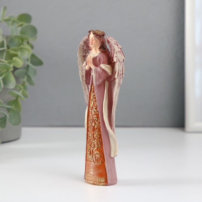 Сувенир полистоун "Девушка-ангел с золотым венком" темно-красный 2,7х6,5х14,7 см