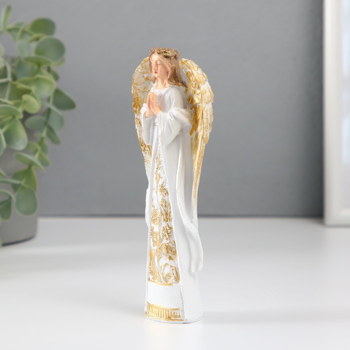Сувенир полистоун "Девушка-ангел с золотым венком" белый 2,7х6,5х14,7 см