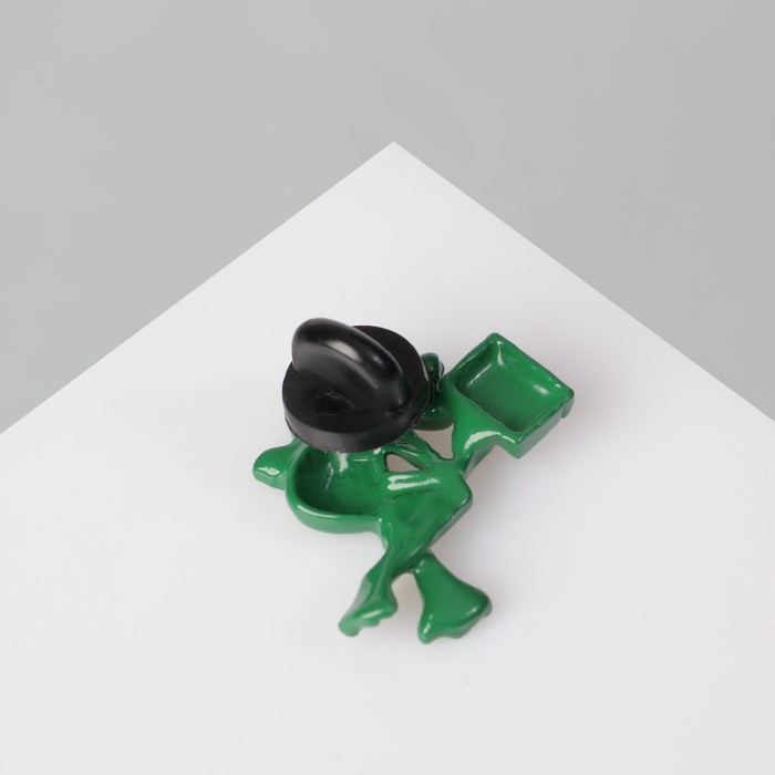 Значок "Лягушонок" с магнитофоном, цвет зелёный