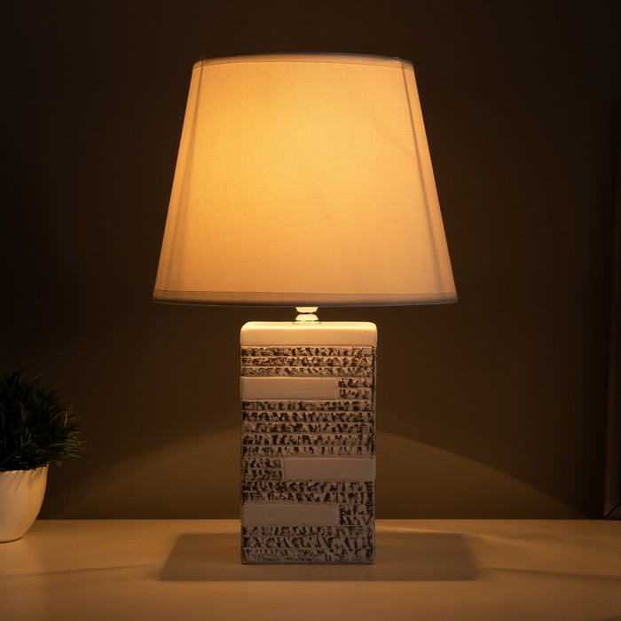 Настольная лампа"Фортуна" Е14 40Вт серый 20х20х33см