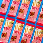 Бисквитные палочки POCKY со вкусом клубники, 11 г - Фото 2