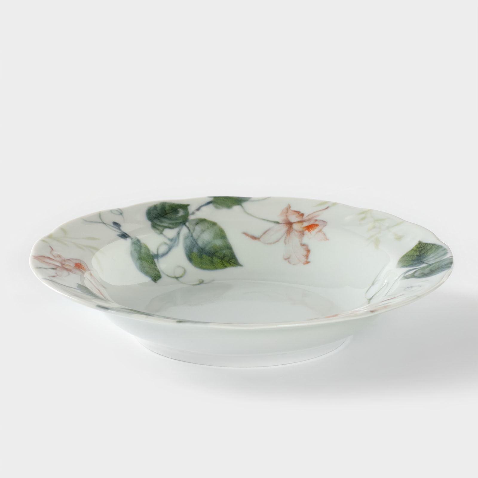 Тарелка фарфоровая «Фиона», 350 мл, d=22 см Тарелка фарфоровая «Фиона», 350 мл, d=22 см