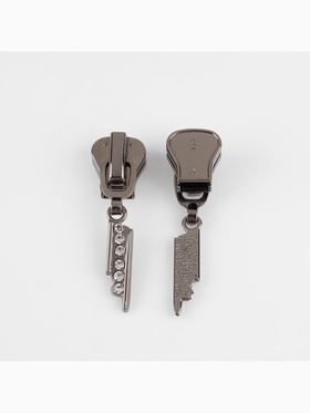 Бегунок для молнии «Трактор», №8, «Стразы», 10 шт., цвет чёрный никель