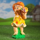 Садовая фигура "Гном корзинка с фруктами наверху слева" 13х15х36см - Фото 2