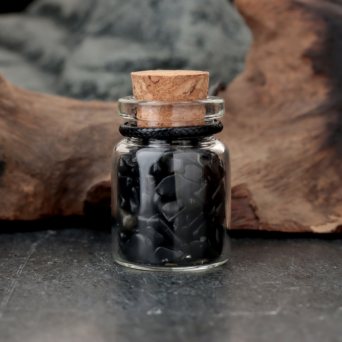 Сувенир-бутылка с натуральными камнями "Обсидиан", 3 х 2 см - Фото 1