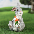 Садовая фигура "Кролик с морковкой" 26см - фото 321572872