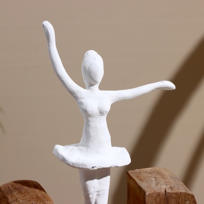 Сувенир «Балерина», 18×7×24 см, полимерная смола, манговое дерево