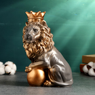 Копилка "Лев с короной и шаром сидит" серый с бронзой, 23см - фото 9887818