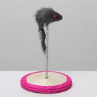 Дразнилка для кошек "Мышь на сизалевой подставке", 15 х 23 см, микс цветов - фото 8246780