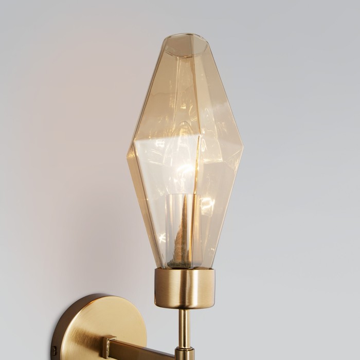 Светильник настенный Eurosvet Prism 60143/1, E14, 1х60Вт, 190х104х410 мм, цвет латунь - фото 1906735918