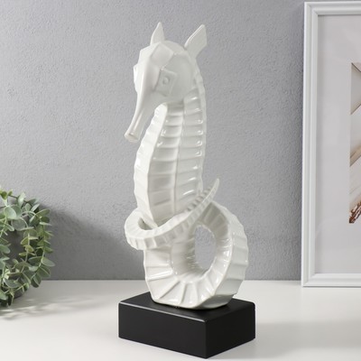 Сувенир керамика "Морской конек" белый 15х12,5х42,5 см
