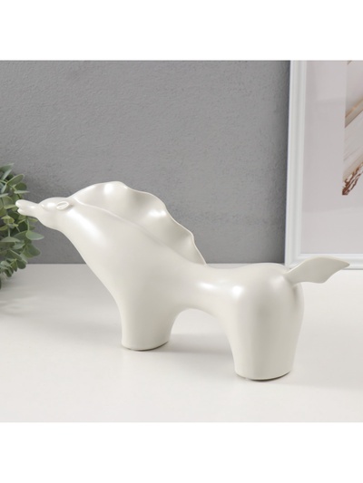 Фигурка керамика «Целеустремленный конь», белый, 7×39.5×17 см