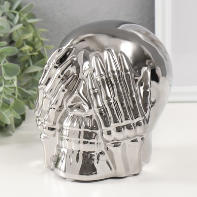 Фигурка керамика «Череп с кистями на глазах», серебро, 13.5×14×15 см