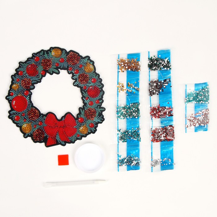 УЦЕНКА Алмазная мозаика на новый год с полным заполнением на фигурке «Еловый венок», 20 х 20 см - Фото 1