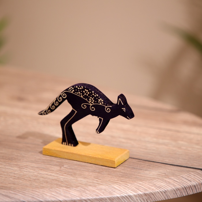 Сувенир «Кенгуру», на подставке, дерево, 11×4×8 см