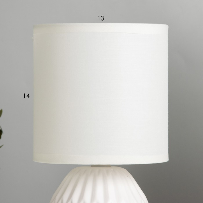 Настольная лампа Глори E14 40Вт Белый 23,5х13х13 см - фото 1908195358