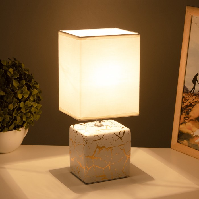 Настольная лампа Флаффи E14 40Вт Белый, Золото  13х11х30,5 см - фото 1906741285