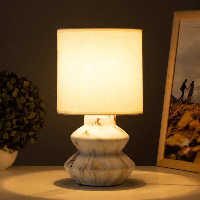 Настольная лампа Гратс E14 40Вт Белый, золото 28х15х15 см - фото 1908195416