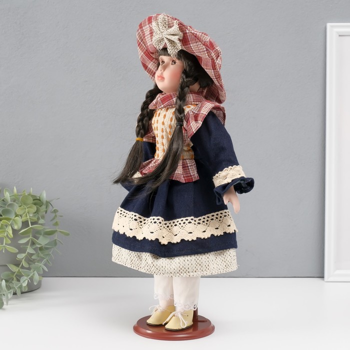 Кукла коллекционная керамика "Есения в бежевой жилетке и синей юбке" 39 см - фото 1911137338