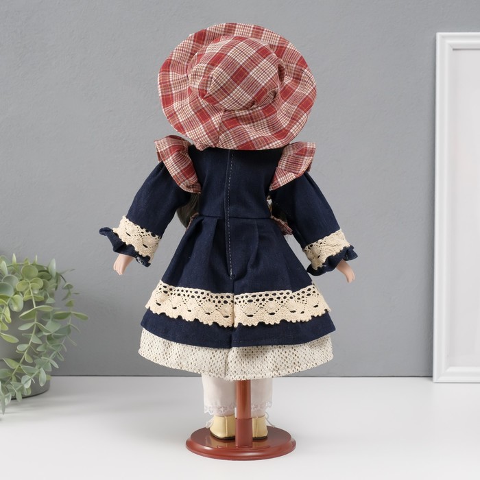 Кукла коллекционная керамика "Есения в бежевой жилетке и синей юбке" 39 см - фото 1911137340