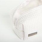 Косметичка женская на молнии TEXTURA, объёмная, средний размер, мягкая, белая - Фото 5