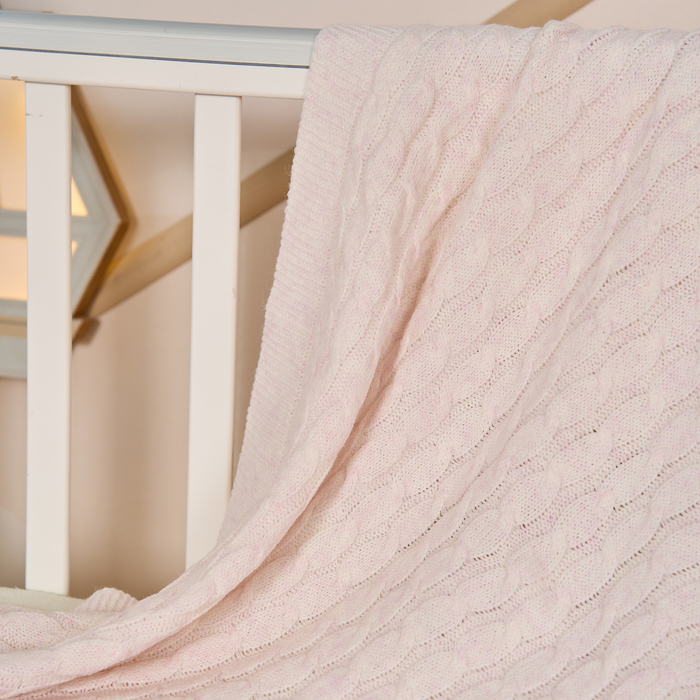 Одеяло-плед вязаное Косичка 95х110см, розовый, 260г/м, акрил 81%, PVC 13%, полиамид 6% - фото 1928660591
