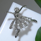 Брошь «Балерина» с бусинками, цвет белый в серебре - Фото 7